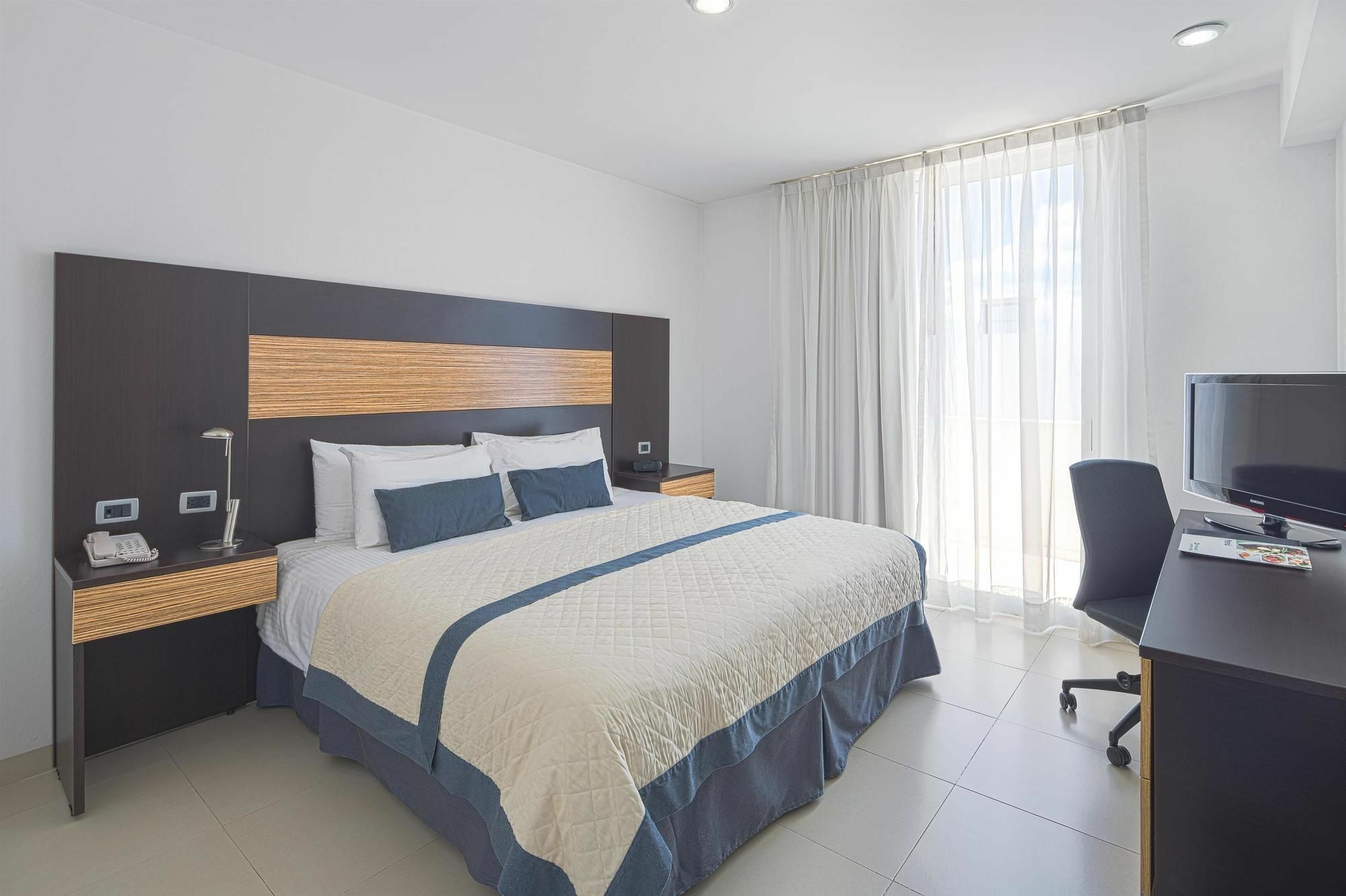 Готель Wyndham Garden Silao Bajio Aeropuerto Екстер'єр фото