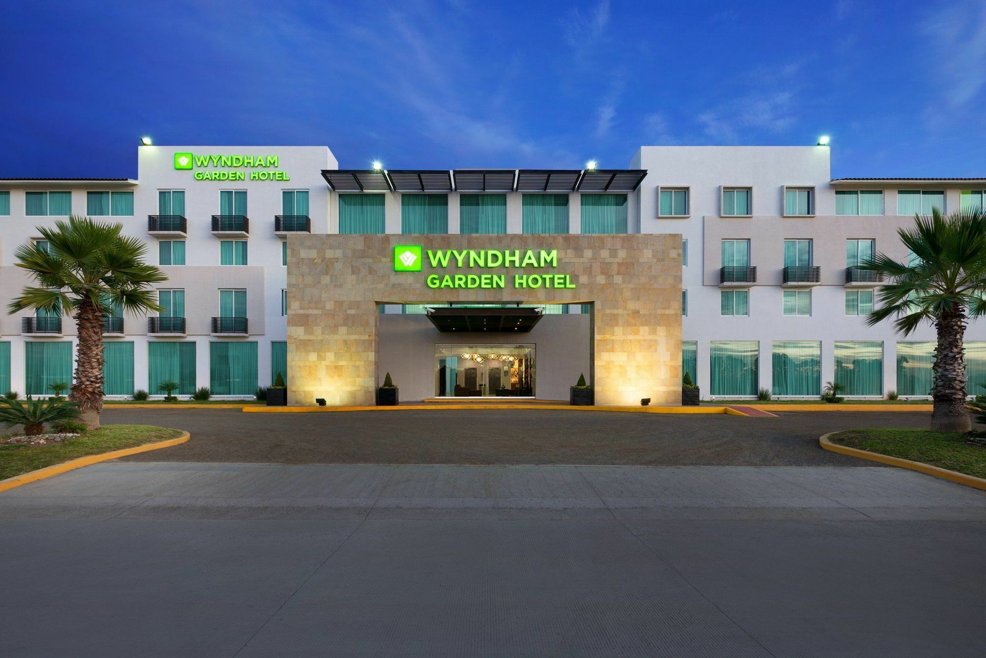Готель Wyndham Garden Silao Bajio Aeropuerto Екстер'єр фото