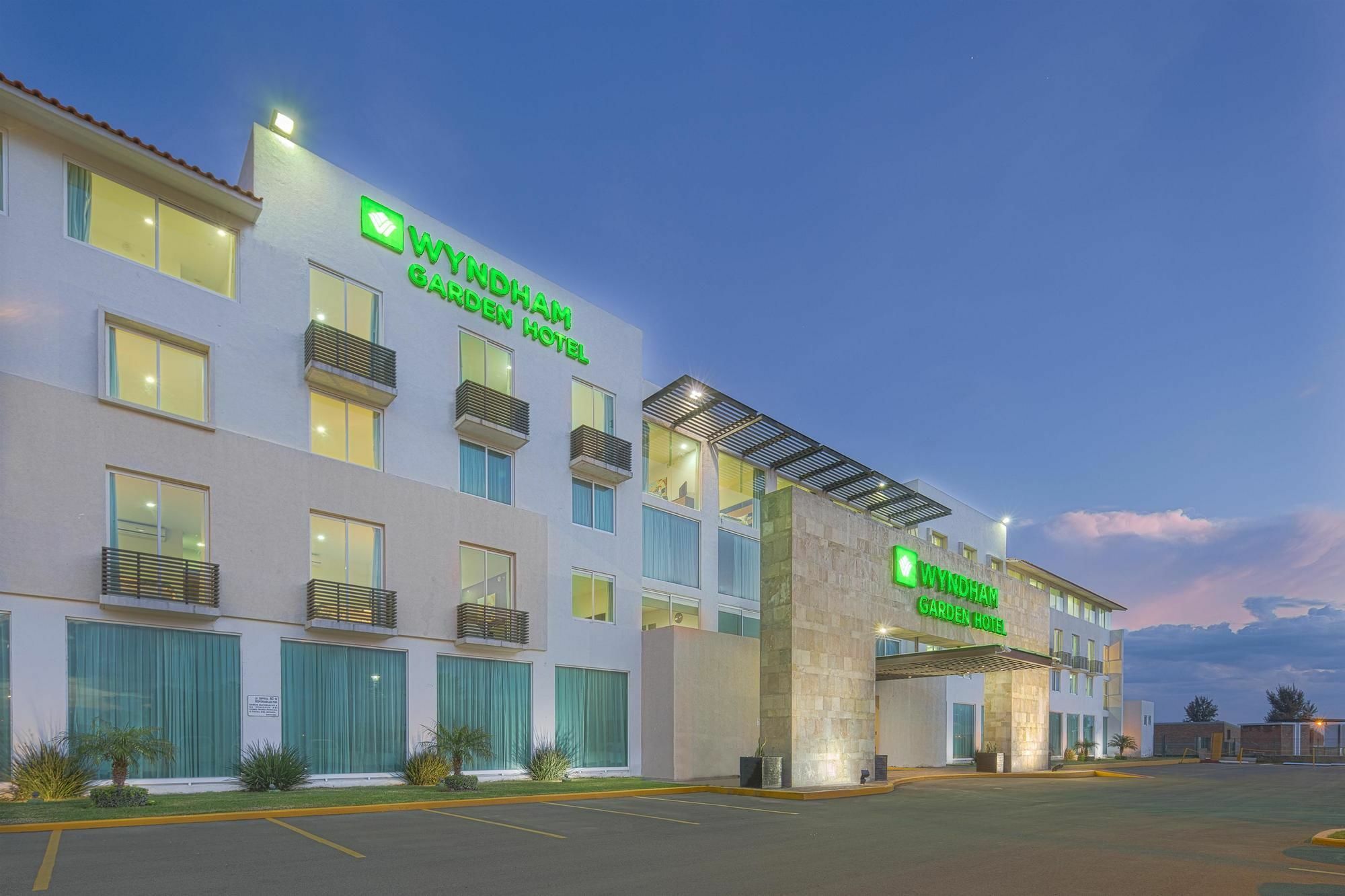 Готель Wyndham Garden Silao Bajio Aeropuerto Екстер'єр фото